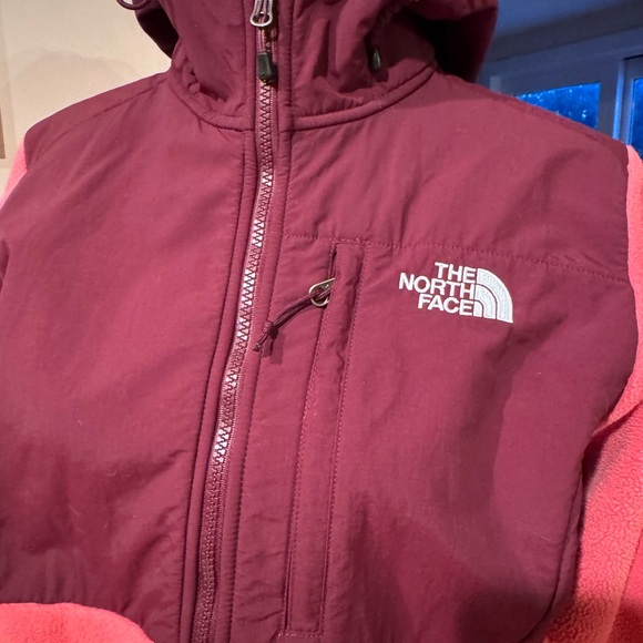 NORTH FACE Denali Women’s fleece jacket! Pink/Burgundy in great condition. - Picture 3 of 6